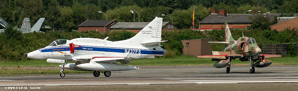 McDonnell Douglas A-4N Skyhaw  N437FS  Wittmunthaven  04-08-2009