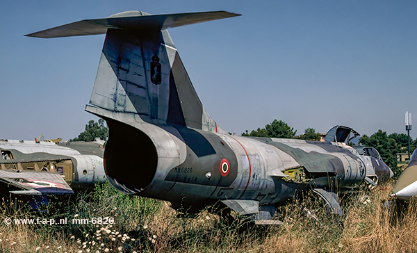 Aeritalia F-104S ASA   Starfighter  MM-6826   c/n-683-6826  4-Stormo no-51 of 20-Gruppo Dump at Grosseto 22-07-2002