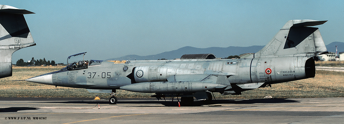 Fiat F-104 S ASA  37-05 mm-6767  Grosseto 22-07-2002