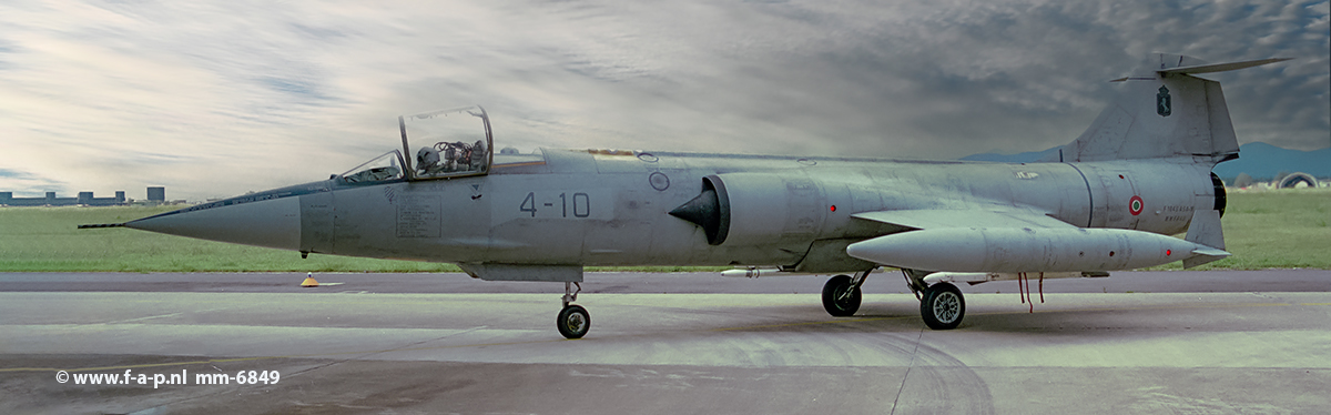 Italian Group Aeritalia build F-104  Starfighter S-ASA-M   MM-6849  9 Gruppo 4-Stormo no-10   Grosseto 22-07-2002