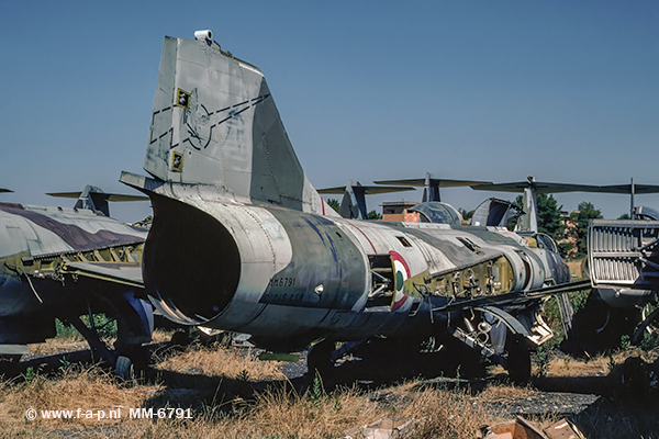 Aeritalia F-104S ASA   Starfighter  MM-6791  c/n683-6791  Dump at Grosseto 22-07-2002