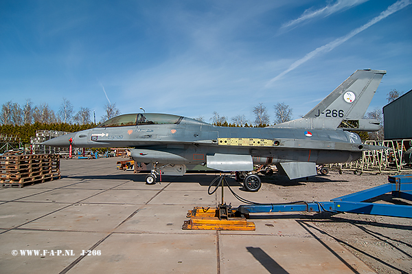 F-16B    J-266 Irnsum  16-04-2022