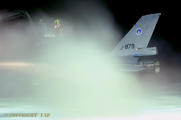 F-16-Am     J-879   322-Sqd  Note special badge  Fire and Forget   Fwit   Orland   02-11-2006