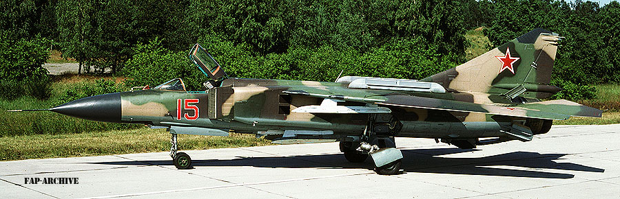 MiG 23-MLD  15  883 IAP  Juterbog Altes Lager Jul-1992