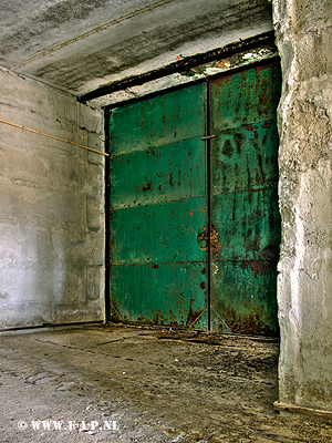 AU-13_1 Shelter on Neuruppin Where 40 of them 6-4-2013