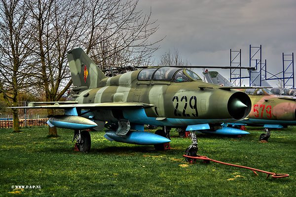 MiG 21-UM   229  c/n  516921056     JG-3