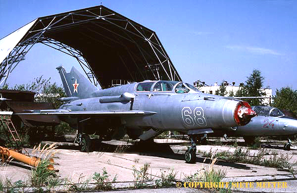 MiG21UM 68 - Zhukovsky   Aug-1995