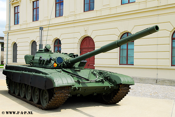 T-72 Tank      01BT 3654    Ex DDR