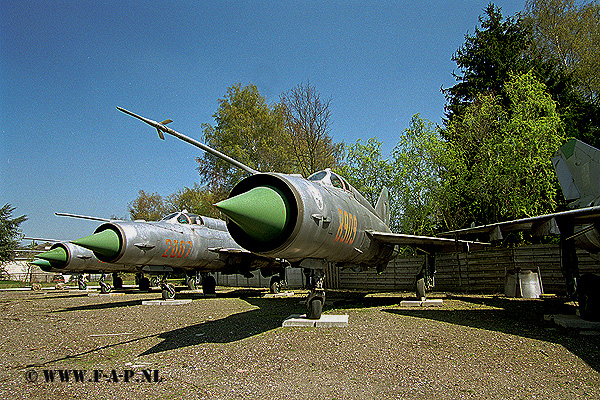 MiG 21 MF    8909     Ex Polish  AF     2005