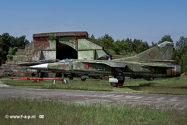 Mikoyan-Gurevich Mig-23S        08  c/n-220001013   ex NVA    Finow (Eberswalde-Finow) (EDAV) - Germany  