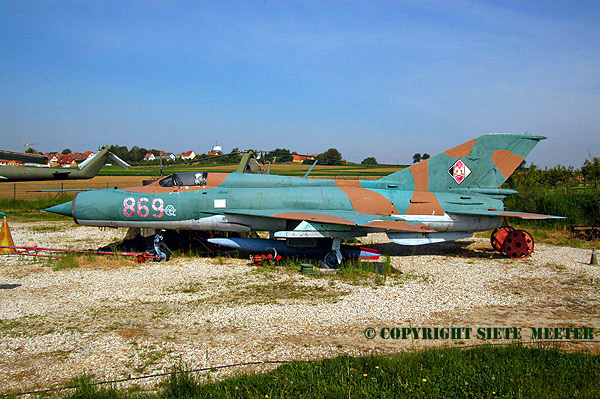 MiG 21 SPS    896  (ex 698  94A4503 NVA  Diepensee  Hatten  15-05-2005 