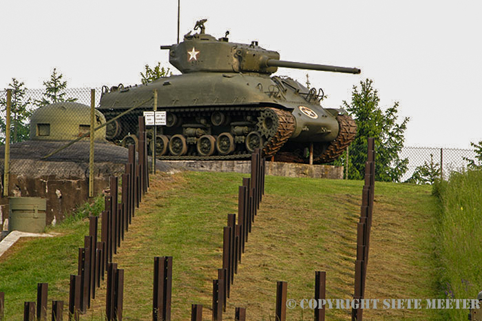 Sherman Tank    Hatten 15-05-2005