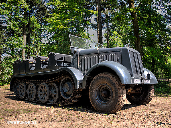 Sd-Kfz7  5612 uu 77    Overloon 15-05-2016  