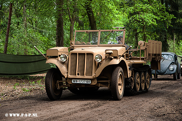 Demag-D-7-Sd.Kfz.10  WH-415366 Overloon 15-05-2016