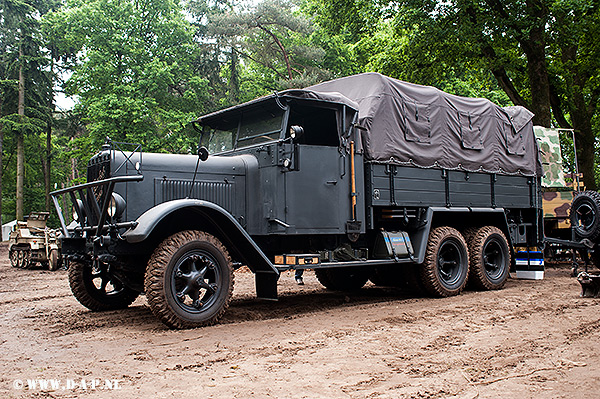 Henschel 33D1 6x4.  Overloon 18-05-2014