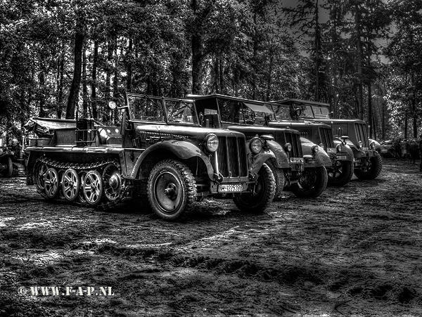 Sd.Kfz. 10  wh1225378    Militracks   18-05-2014    Overloon