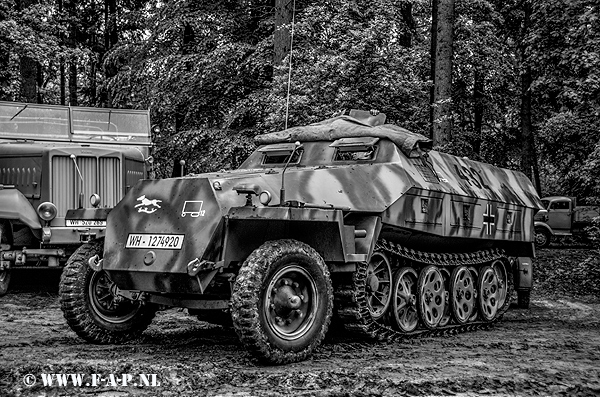 Sd.Kfz.251 Half -Track 432 WH-1274920 Overloon  16-05-2015