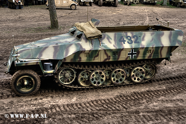 Sd.Kfz.251 Half -Track 432 WH-1274920   Overloon   16-05-2015