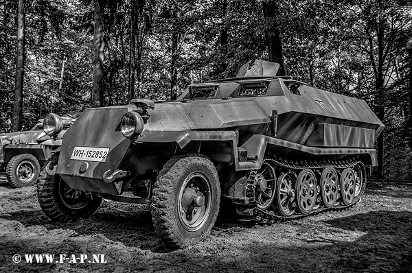 Sd.Kfz.251 Half -Track 811  WH-152852   Overloon  16-05-2015