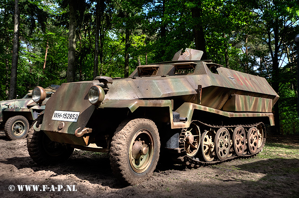 Sd.Kfz.251 Half -Track 811  WH-152852   Overloon 16-05-2015