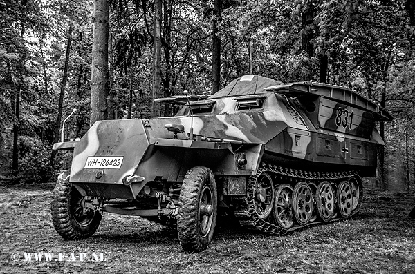 Sd.Kfz.251 Half -Track 831  WH-126423   Overloon   16-05-2015