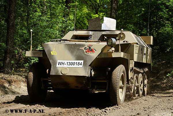 Leichte Aufklarungs Panzer Wagen Demag D-7p 1944  Sd.Kfz.250/5 II Ausf.B the 102   WH-1300184 Overloon 22-05-2014