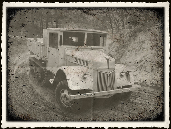 Sd.Kfz.3 Ford V-3000 S/SSM  Maultier at  Overloon  18-05-2013