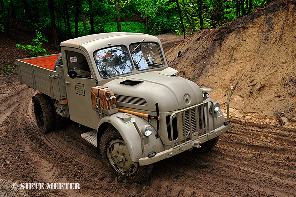 Steyr 1500 A   at  Overloon  18-05-2013