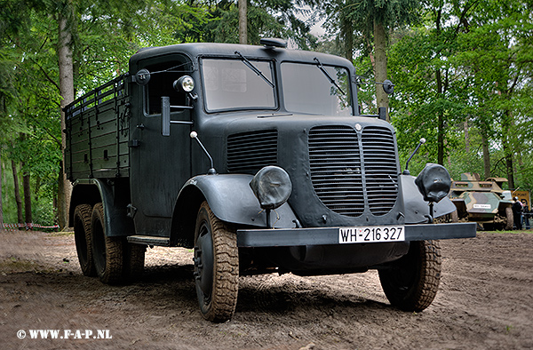 Tatra T-93    WH-216327    Overloon  16-05-2015     