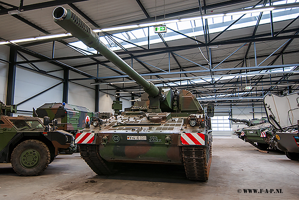 PzH2000  Y-416928 Panzermuseum Munster  15-01-2022