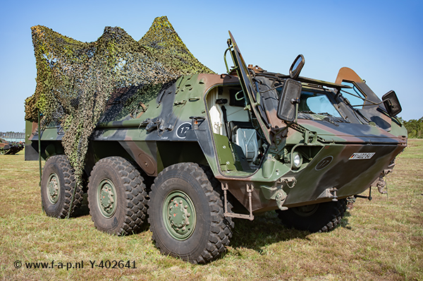 Transportpanzer 1 Fuchs    Y-402941   6x6 amfibisch pantservoertuig    At Faberg 08-06-2024