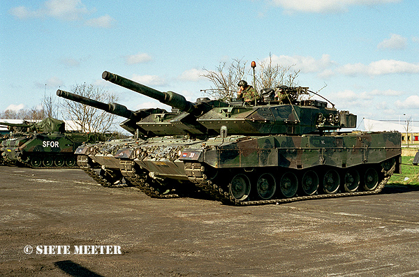 Leopard 2 A-5   32   85-kp-49  42 Bat. Bizon Preparation 2. Steenwijk  24-03-2002