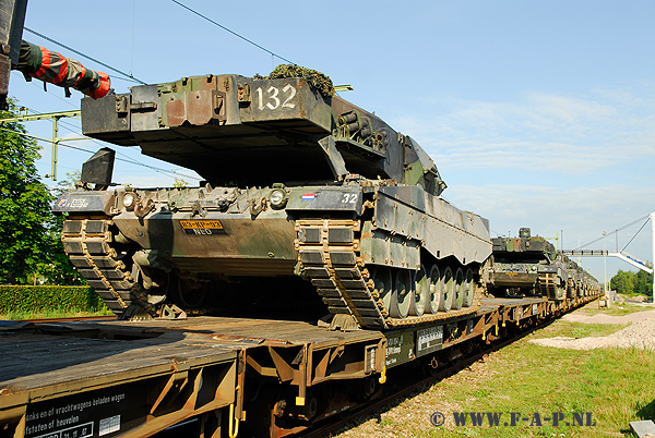 Leopard-2 A-6   83-KP-93  Steenwijk   06-11-2009