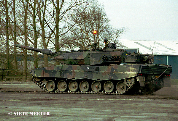 Leopard 2 A-5 30   85-KP-93  42 Bat. Bizon Preparation 2. Steenwijk  24-03-2002