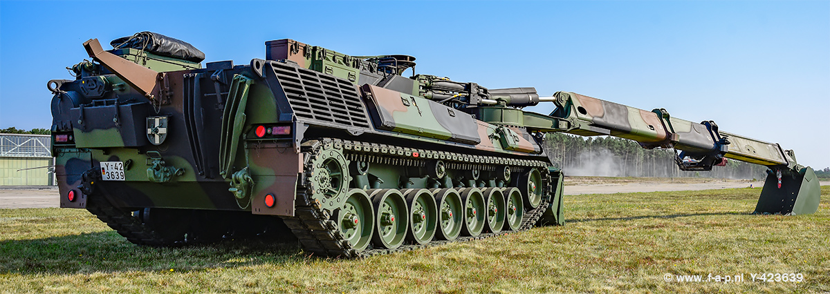 Krauss Maffei Wegmann Leopard Armored Engineer Vehicle (AEV) Y-423639  German Army Heer Faberg 08-06-2024 
