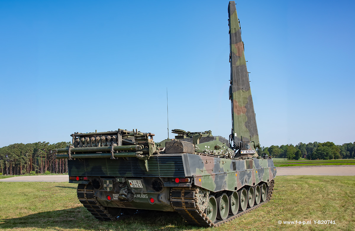 Krauss Maffei Wegmann Leopard Armored Engineer Vehicle (AEV) Y-820741 Anubis  German Army Heer Faberg 08-06-2024