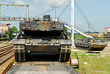 Leopard-2 A-6   KU-64-65   Steenwijk   02-06-09