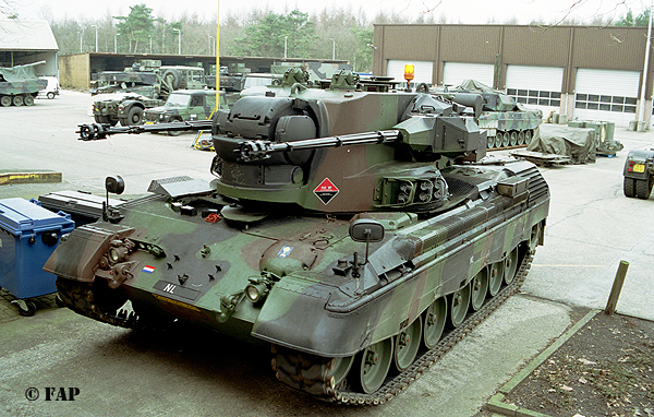 Leopard 1 Prtl-gwi  ku-40-80.  MCW Leusden  03-2003