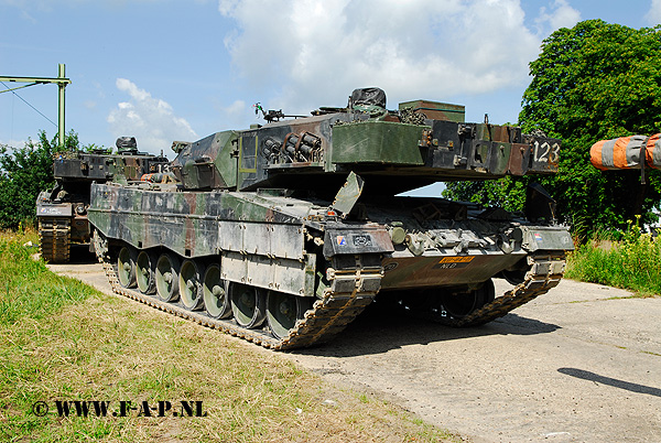 Leopard-2 A-6    KU-84-11   Steenwijk
