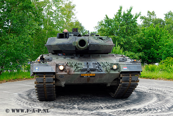 Leopard-2 A-6  KU-84-12  Amersfoort  06-06-2009