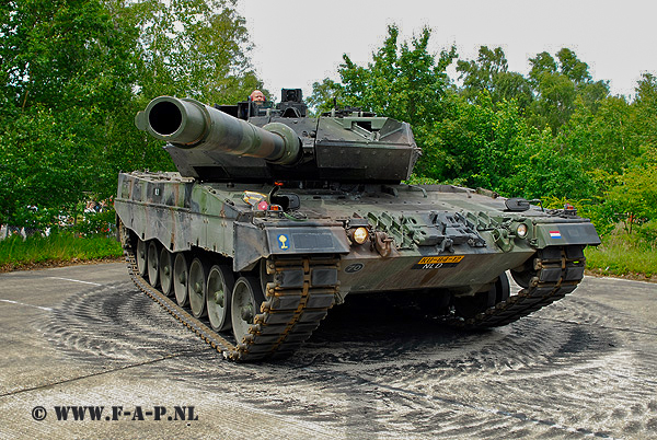 Leopard-2 A-6  KU-84-12  Amersfoort  06-06-2009