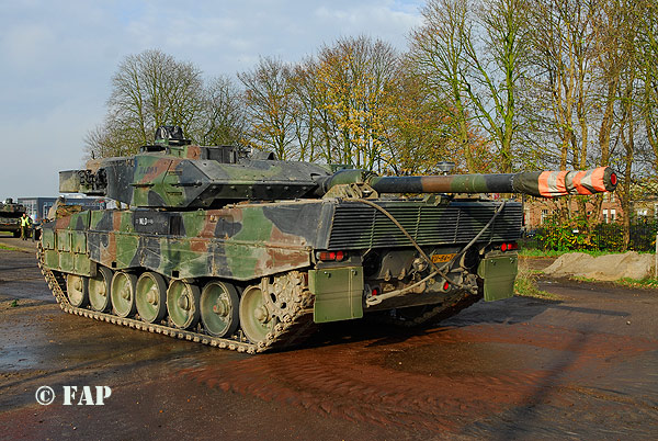 Leopard-2 A-6   KU-84-70   Steenwijk   06-11-2009