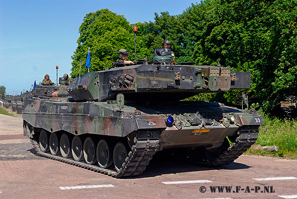 Leopard-2 A-6   KU-84-77  Steenwijk   02-06-09