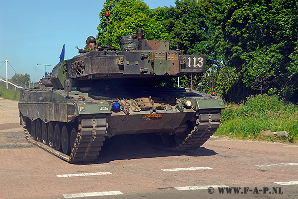 Leopard-2 A-6   KU-84-86    Steenwijk   02-06-09