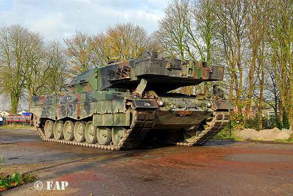 Leopard-2 A-6   KU-84-91   Steenwijk   06-11-2009