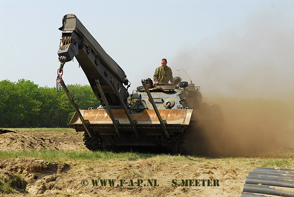 Salvage Leopard-1    KU-89-56  Havelte 13-05-2006