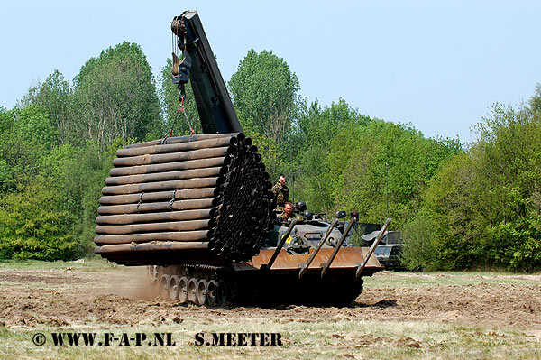 Salvage Leopard-1    KU-89-56  Havelte 13-05-2006