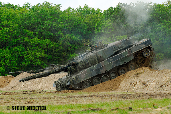 Leopard 2 A-6     Havelte 28-05-2010