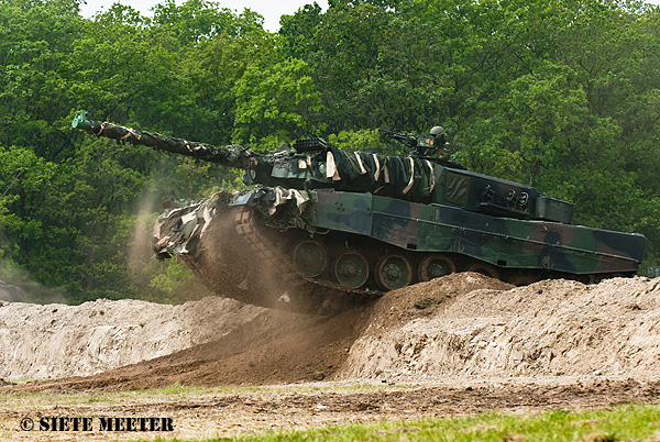 Leopard 2 A-6     Havelte 28-05-2010