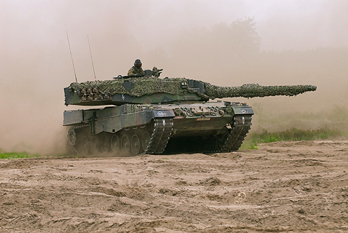 Leopard 2 A-4   UA-0023     10th Armoured Cavalry Brigade  Zagan 22-05-2009